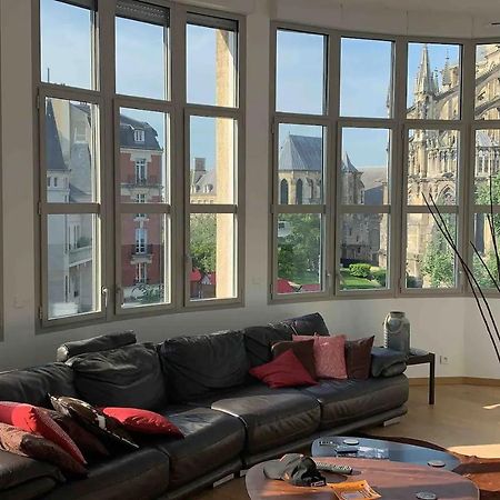 Ferienwohnung Loft Des Sacres - Vue Unique Sur La Cathedrale Reims Exterior foto